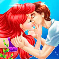 Ariel And Prince Underwater Kissing