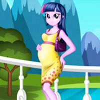 Fynsy’s Future Mum Salon: Twilight Sparkle Pregnant